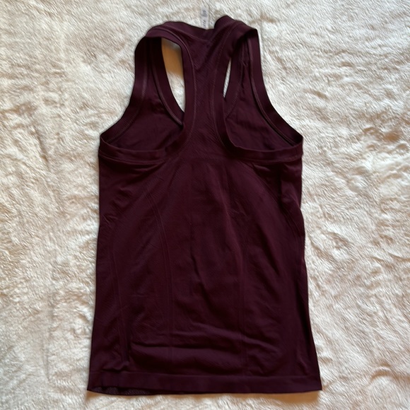 Athleta maroon razorback tank top . Size XS - Picture 2 of 2
